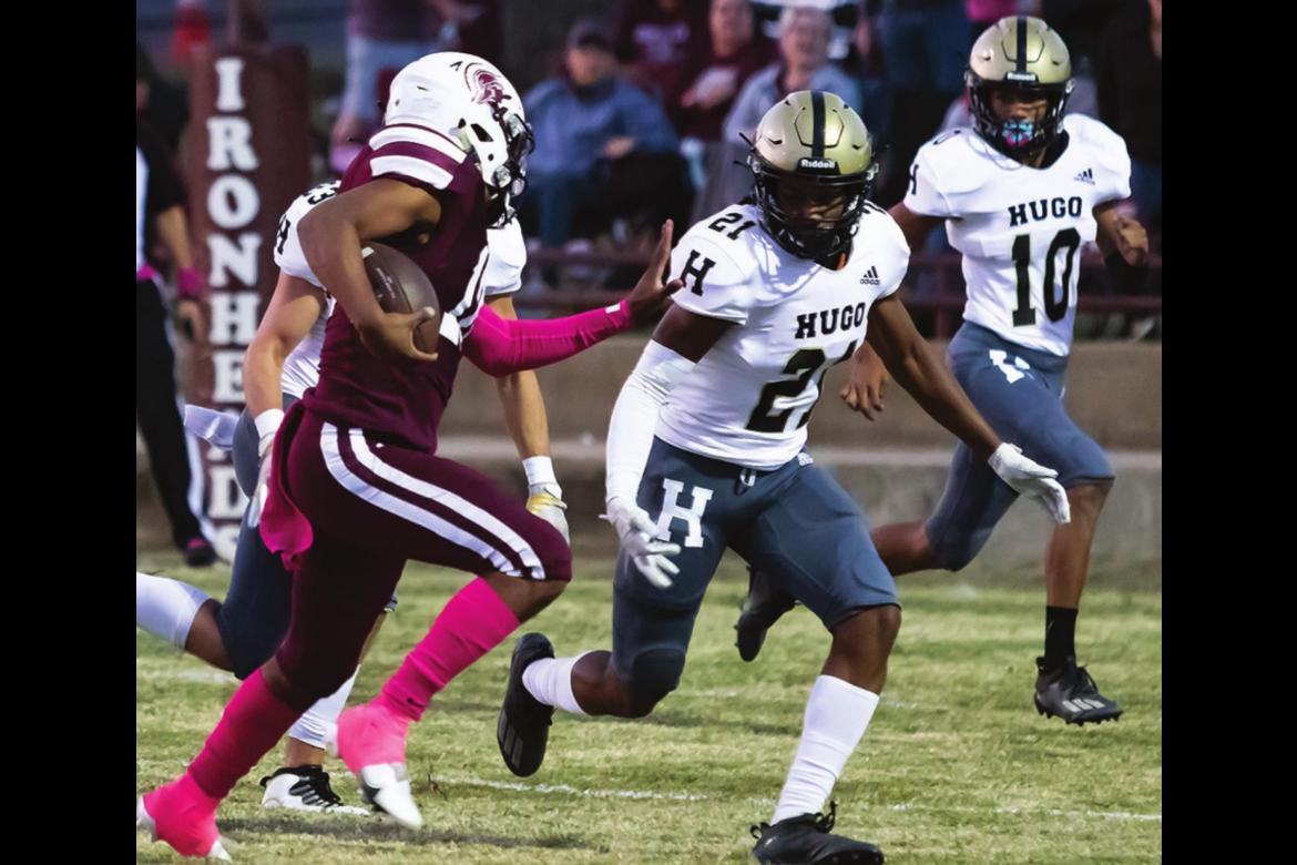 No place to run... ZAN COOK shows great position and coverage from his defensive corner position for the Hugo Buffaloes to contain Eufaula’s running back. Backing Cook up is Buffalo Safety LaMarcus Davis, who had two interceptions for the Buffaloes. Hugo News Photos / Bobby Hamill