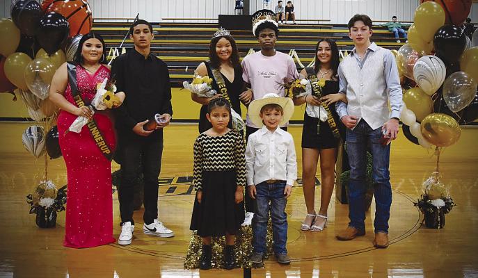 Boswell School crowned the 2023 Basketball Homecoming Queen and King recently. Pictured are: Homecoming Queen Breah Williams and King Devontre Ware, first runners up Gregory Brown and Kaydence Winship, second runners up Kolson Edge and Jimena Avalos and kindergarten escorts Kohen Roberts and Liliana Rocha. Contributed Photo
