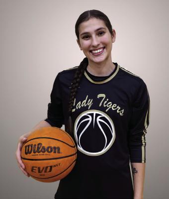 Lizzy Smith hits 1,000 point milestone for Lady Tigers!