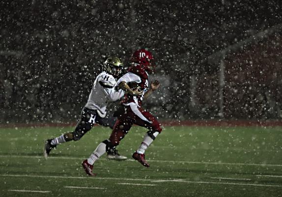 TRANDON MORGAN races across the field to run down a Prague receiver who had caught a pass inside the Buffalo defense. Morgan has been one of the Buffaloes’ leading tacklers for the entire season and made many outstanding plays. Hugo News Photo / Kelli Stacy