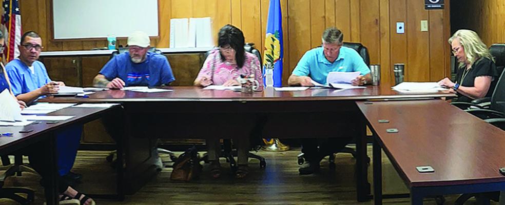 Members of the Hugo Board of Education before the February election, included: Dr. Mike Irvin, Todd Beason, Michele Frazier, Dwight Kos and Susan Brewer. Hugo News / Stan Stamper