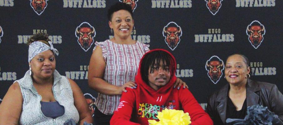 Buffaloes Sign College Letters of Intent...