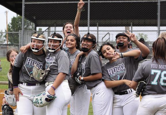 Buffs close baseball season at Regionals