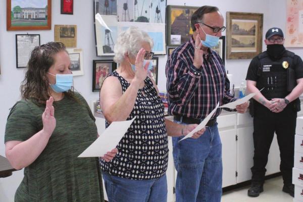 Sworn in last Tuesday during Boswell’s council meeting were Patricia Marshall, Ola Mae Moore and Mark Fuzzell. Hugo News Photos / Stan Stamper