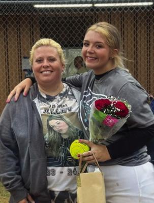 Sr. Lady Buffalo Alley Ivey with her Mom, Jamie