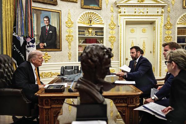 Markwayne Mullin attends an Oval Office meeting with President Trump. Photo Courtesy / Markwayne Mullin Facebook