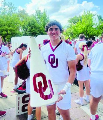 ZION SINIGA is currently a Sophomore at the University of Oklahoma, in his second year as a member of the SOONERS Co-Ed Cheer Squad. He was a member of the Hugo High awardwinning Cheer Team before being recruited by the SOONERS. He is the first Hugoan to ever be invited to Cheer for the OU Co-Ed Cheer team.