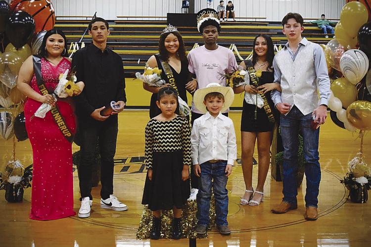 Boswell School crowned the 2023 Basketball Homecoming Queen and King recently. Pictured are: Homecoming Queen Breah Williams and King Devontre Ware, first runners up Gregory Brown and Kaydence Winship, second runners up Kolson Edge and Jimena Avalos and kindergarten escorts Kohen Roberts and Liliana Rocha. Contributed Photo