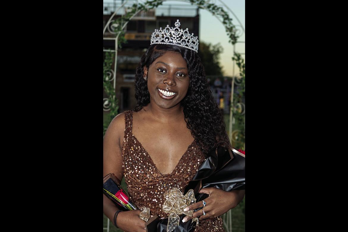 Shelton crowned Queen