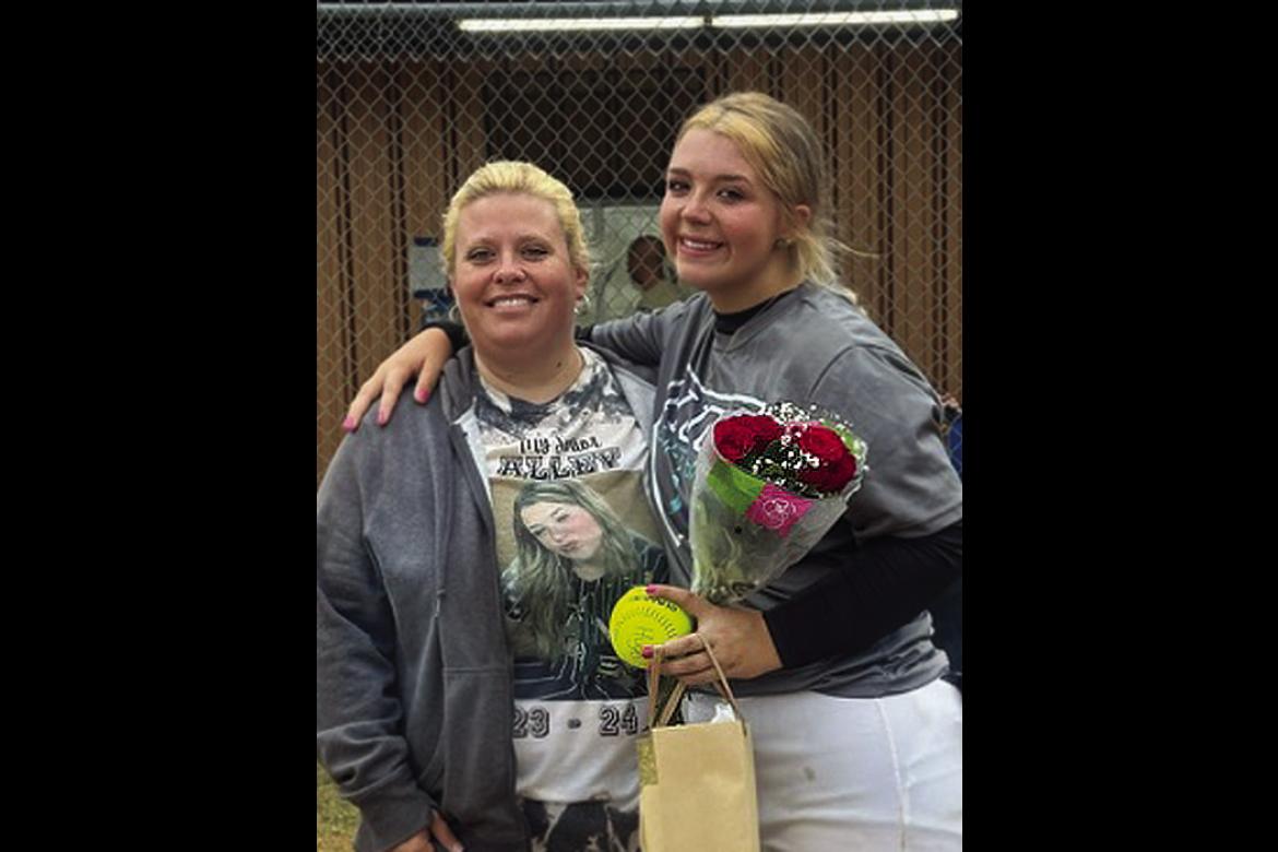 Sr. Lady Buffalo Alley Ivey with her Mom, Jamie