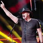 Trace Adkins bringing anniversary tour to Grant